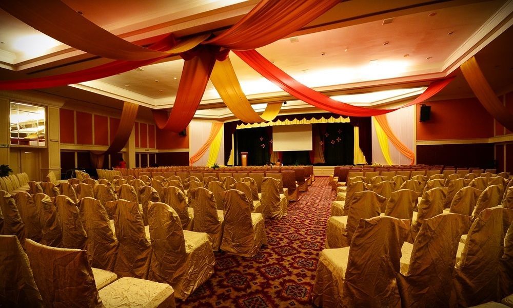 منتجع وسبا داماي بوري كوشنج المظهر الخارجي الصورة A large conference room