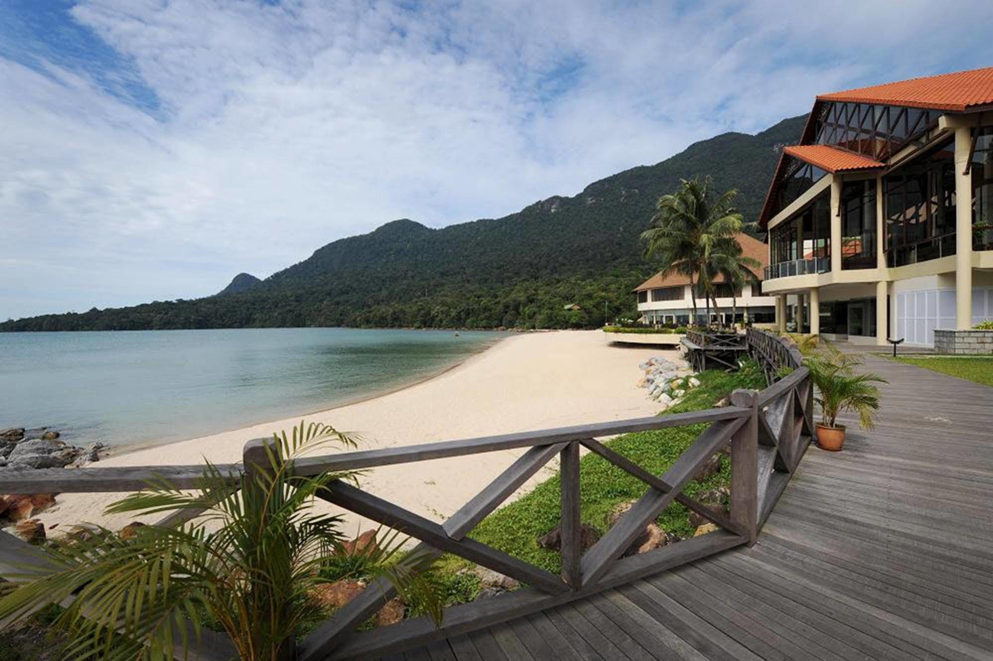 منتجع وسبا داماي بوري كوشنج المظهر الخارجي الصورة The beach at Pangkor Laut Resort
