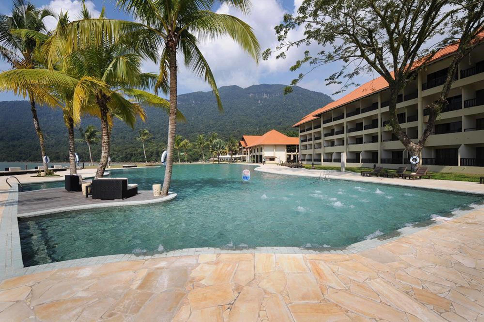 منتجع وسبا داماي بوري كوشنج المظهر الخارجي الصورة The swimming pool at the resort