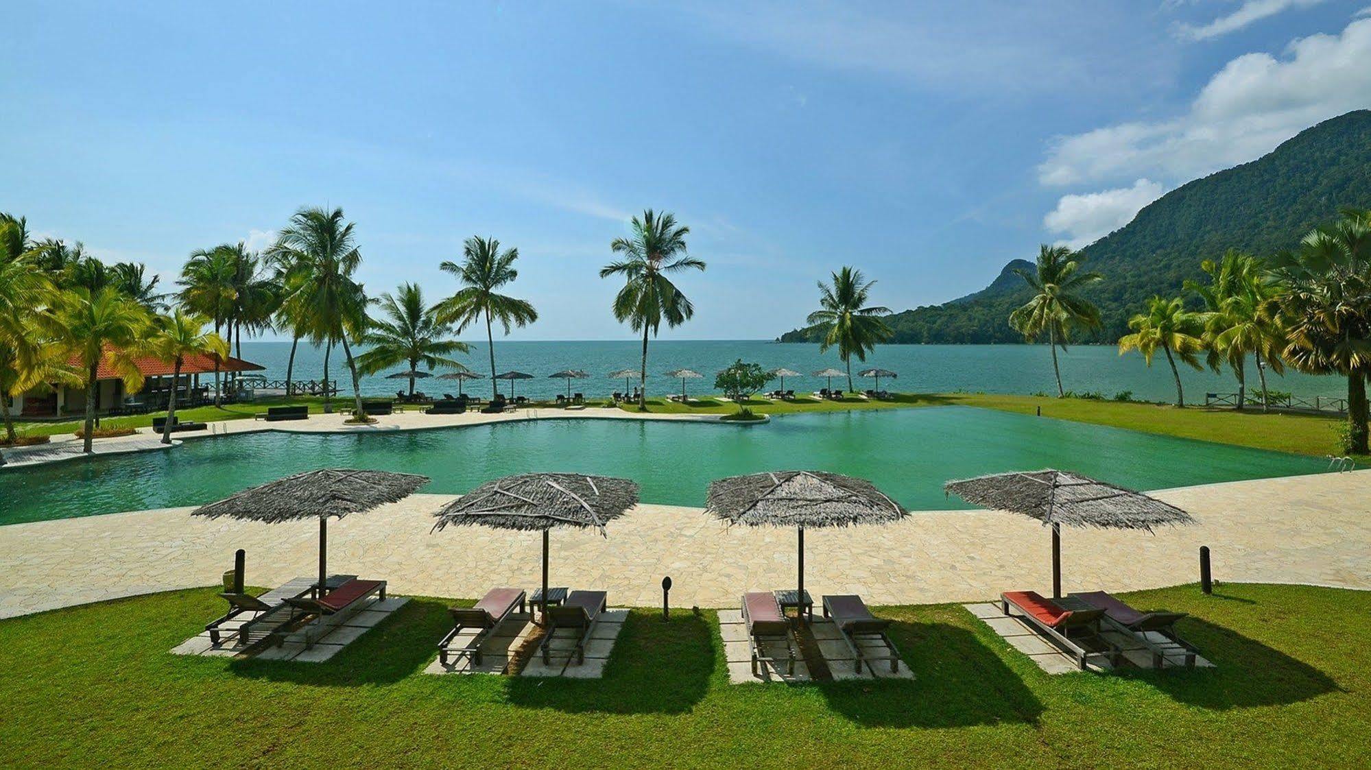منتجع وسبا داماي بوري كوشنج المظهر الخارجي الصورة The beach at Pangkor Laut Resort